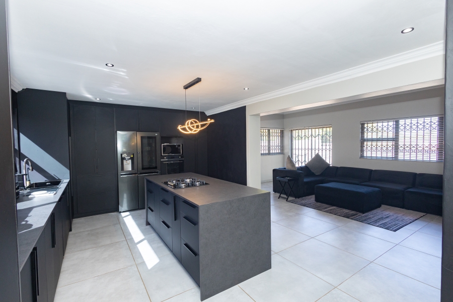 4 Bedroom Property for Sale in Ridgeworth Western Cape